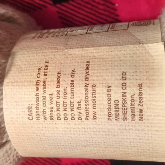 Woolpak Yarn in Kangaroo Color - Picture 6 of 6